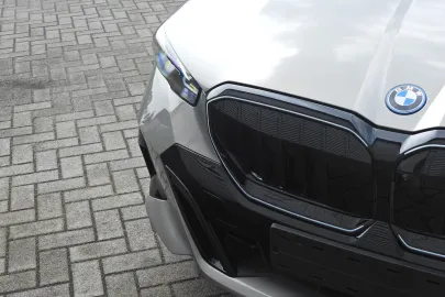 Car image 32