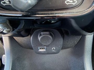 Car image 35
