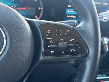 Car image 35