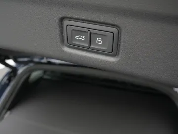 Car image 49