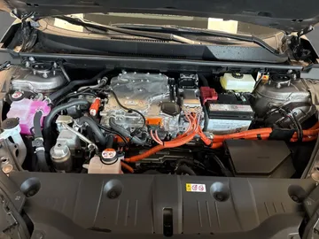 Car image 16