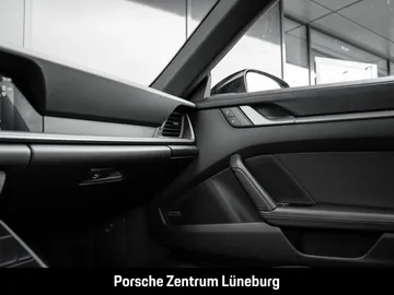 Car image 36