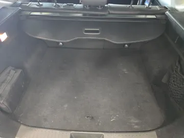 Car image 32