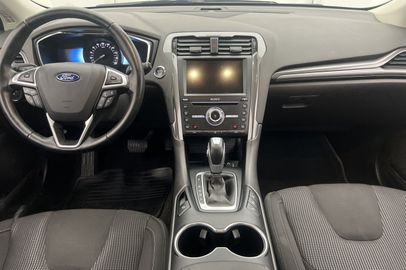 Car image 13