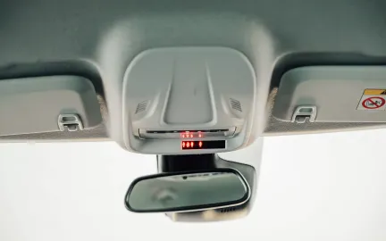Car image 25