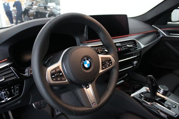 BMW 520d Touring xDrive 140 kW image number 7