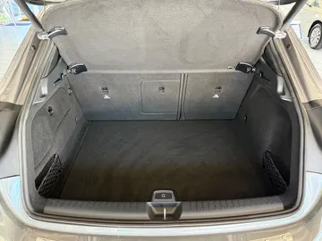 Car image 36