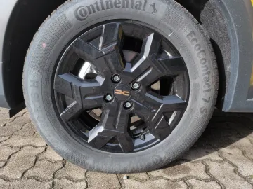 Car image 30