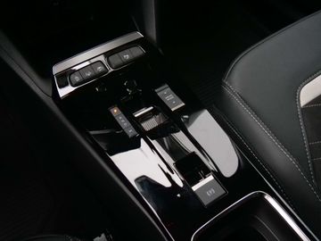 Car image 32