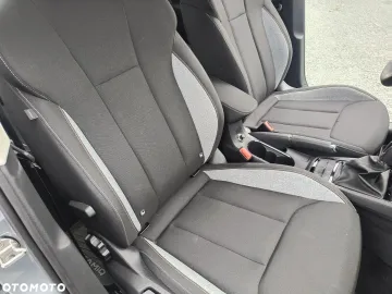 Car image 40