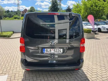 Car image 32