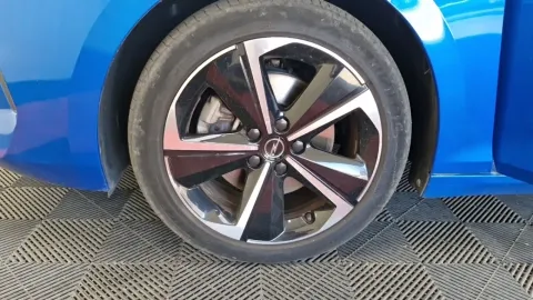 Car image 35