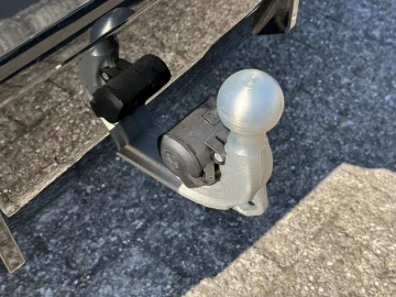 Car image 43