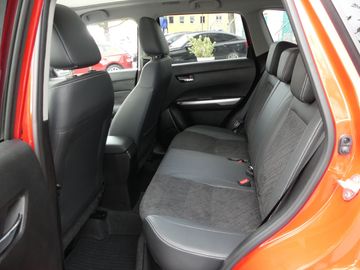 Car image 10