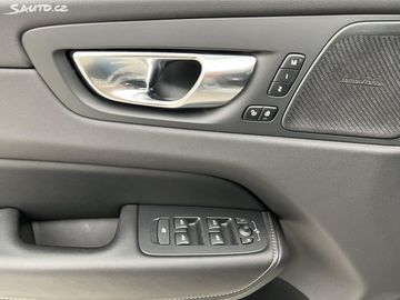 Car image 36