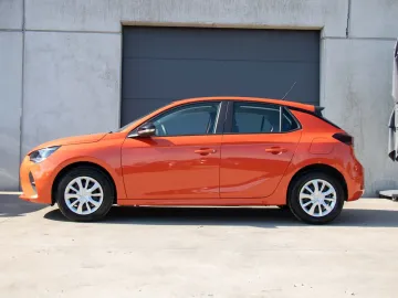 Car image 4