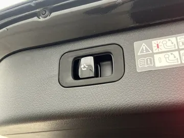 Car image 38