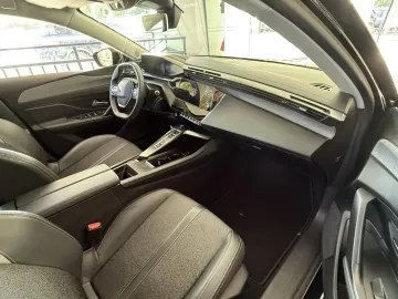 Car image 37