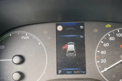 Car image 23