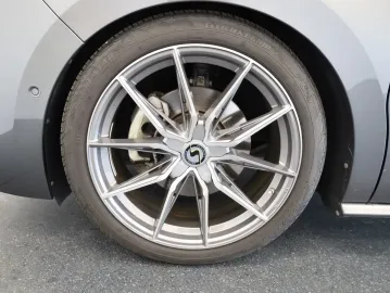 Car image 29
