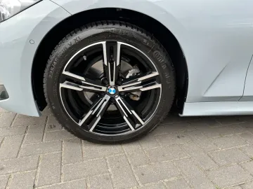 Car image 37