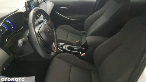 Car image 21