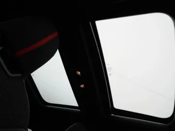 Car image 40