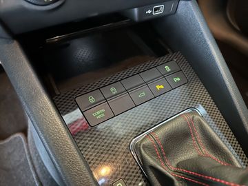 Car image 33