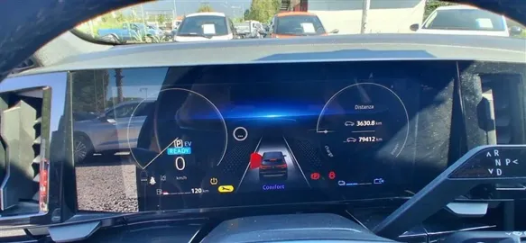 Car image 13
