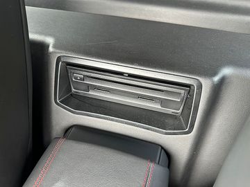 Car image 47