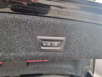 Car image 37