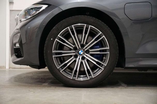 BMW 330e M Sport 215 kW image number 32