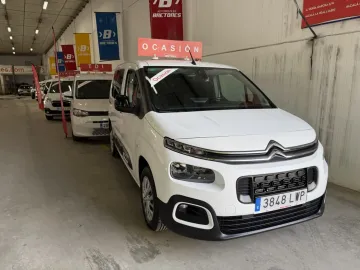 Car image 33