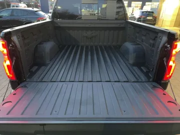 Car image 28