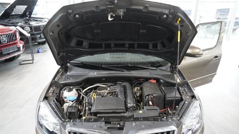 Car image 32