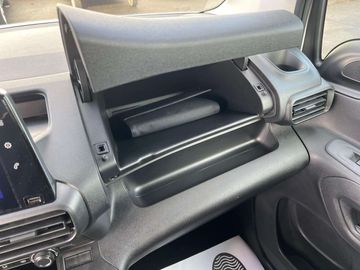 Car image 37