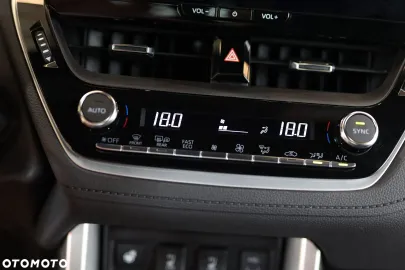 Car image 40