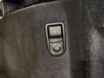 Car image 39
