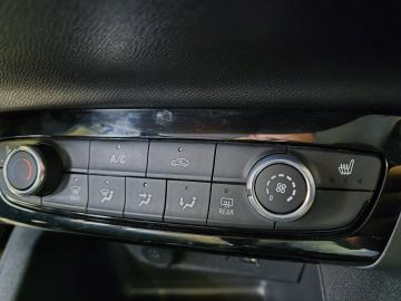 Car image 40