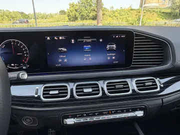 Car image 38