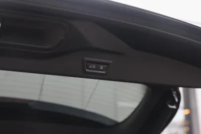 Car image 39