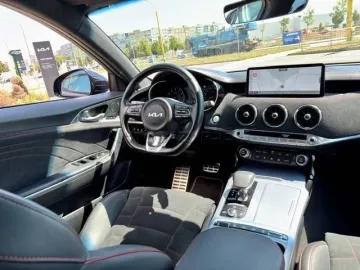 Car image 27