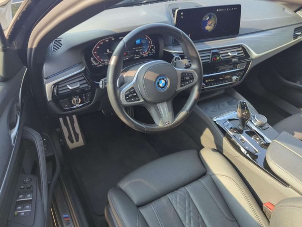 BMW 530 Touring xDrive 215 kW image number 8