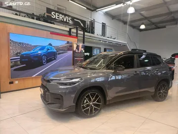 Car image 18