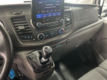 Car image 30