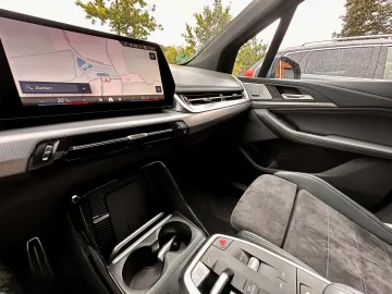 Car image 38