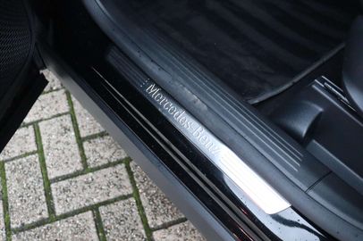 Car image 37