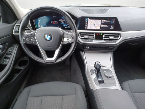 BMW 330 Touring Advantage xDrive 185 kW image number 12