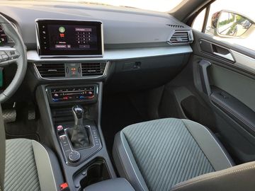 Car image 11