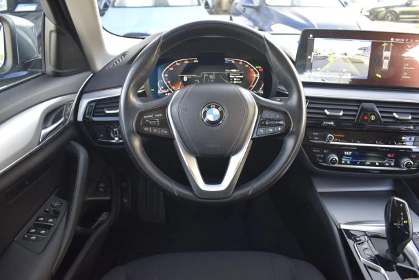 BMW 520d Touring 140 kW image number 7